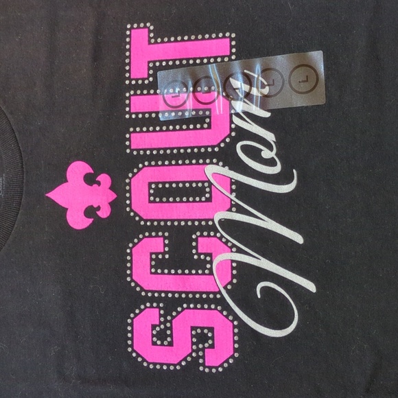 Scouting America "Scout Mom" Graphic Tee - Picture 2 of 4